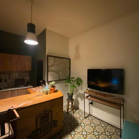 Διαμέρισμα Kadikoy Tarihi Mahallede Loft Tasarimli Daire Κωνσταντινούπολη