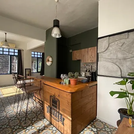 Kadikoy Tarihi Mahallede Loft Tasarimli Daire Διαμέρισμα *