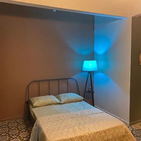 Kadikoy Tarihi Mahallede Loft Tasarimli Daire Διαμέρισμα