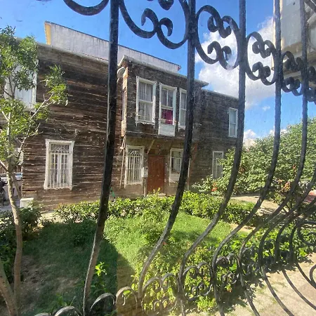 Διαμέρισμα Kadikoy Tarihi Mahallede Loft Tasarimli Daire