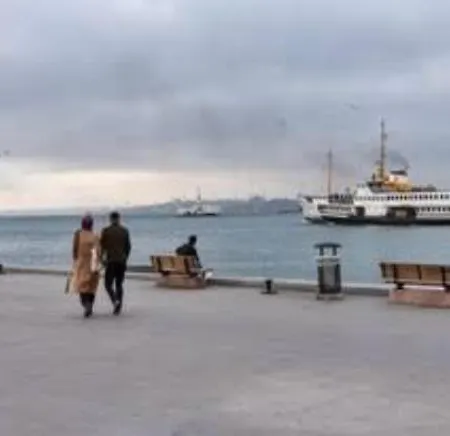 Kadikoy Tarihi Mahallede Loft Tasarimli Daire Apartment
